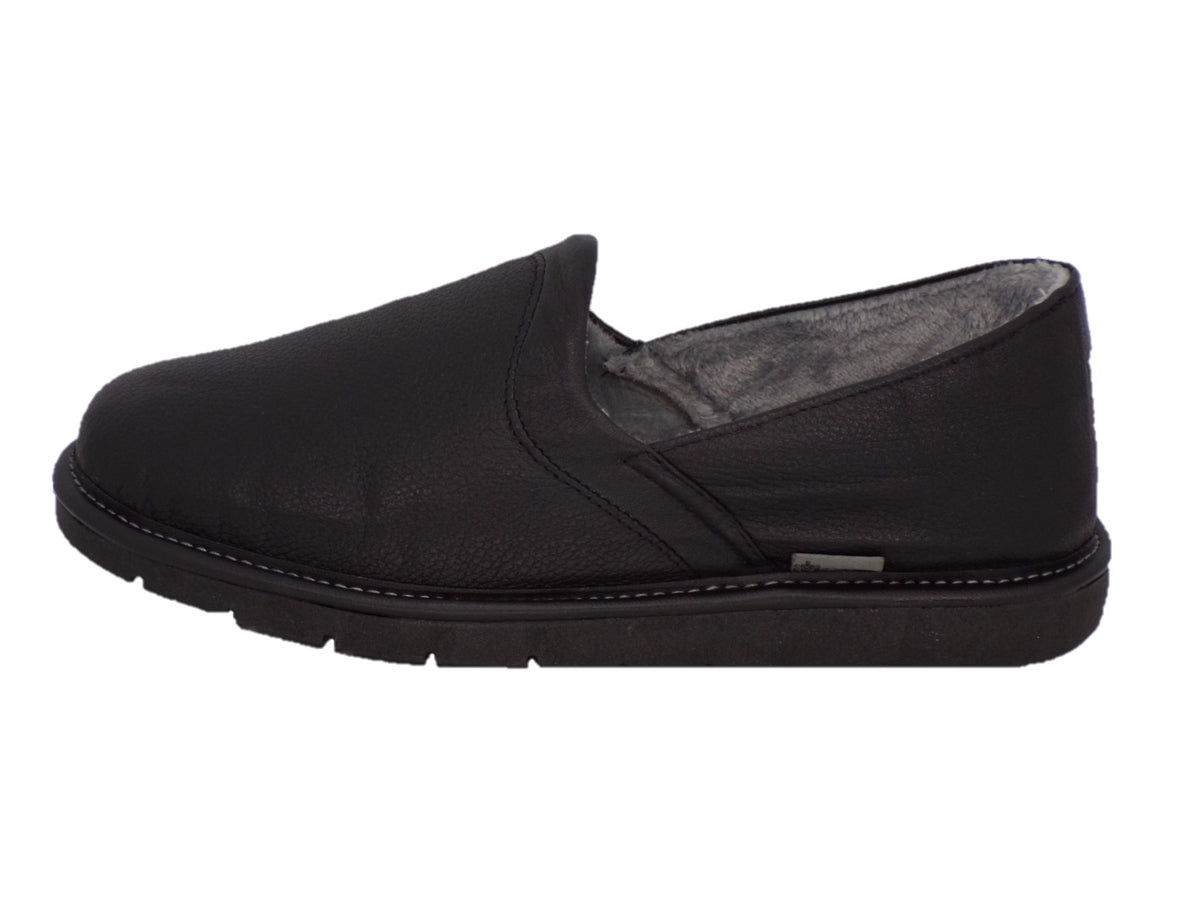 Pantuflas E-9573 de piel de borrego para hombre, vista de tres cuartos